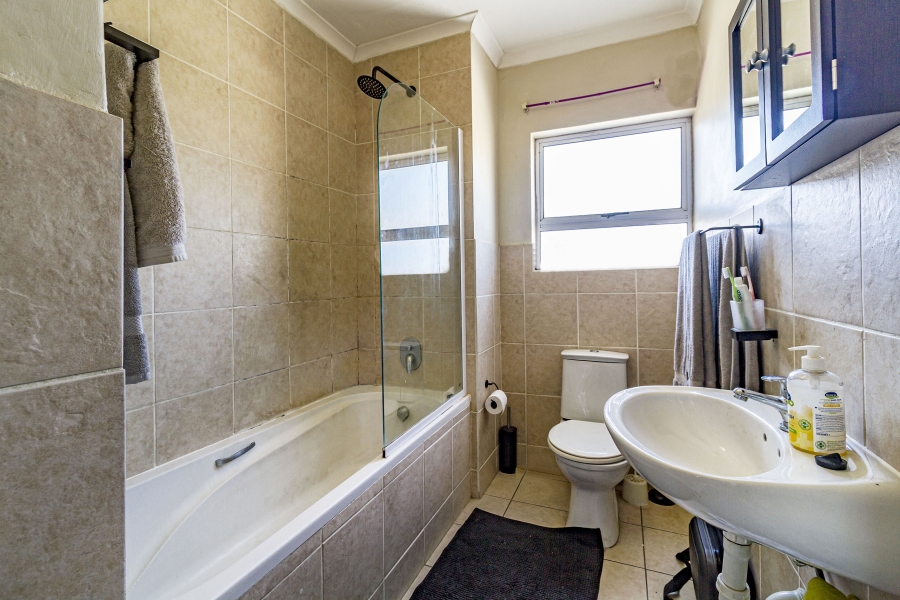 2 Bedroom Property for Sale in Somerset Forest Western Cape